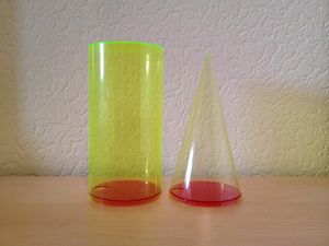 Füllkörper Kegel Zylinder.jpg